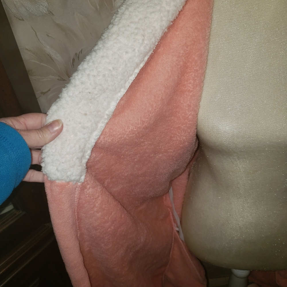 Practically New Very Warm Sherpa Robe - image 4